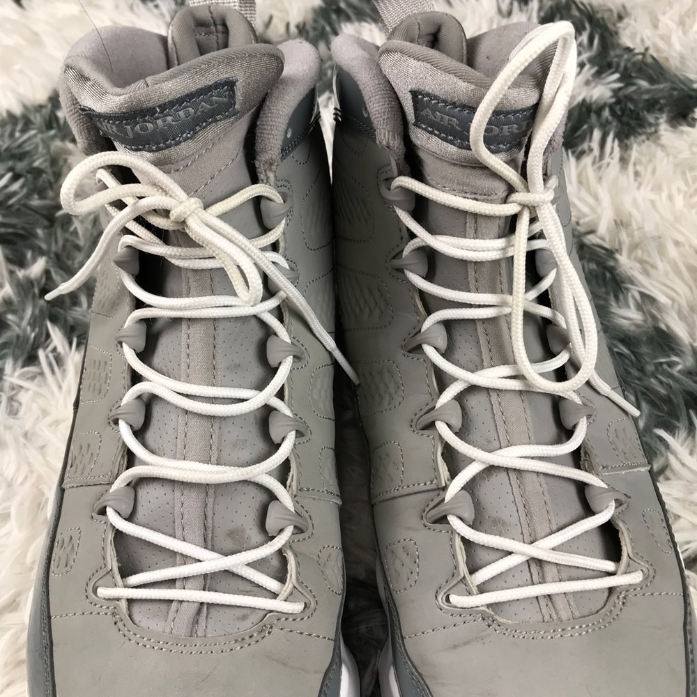 Jordan Men’s Cool Grey 9’s Size 11 Grey White - Picture 7 of 8